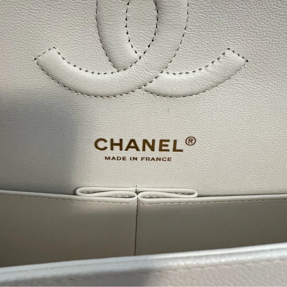 Chanel White Medium Classic Flap Bag - Picture 4 of 15